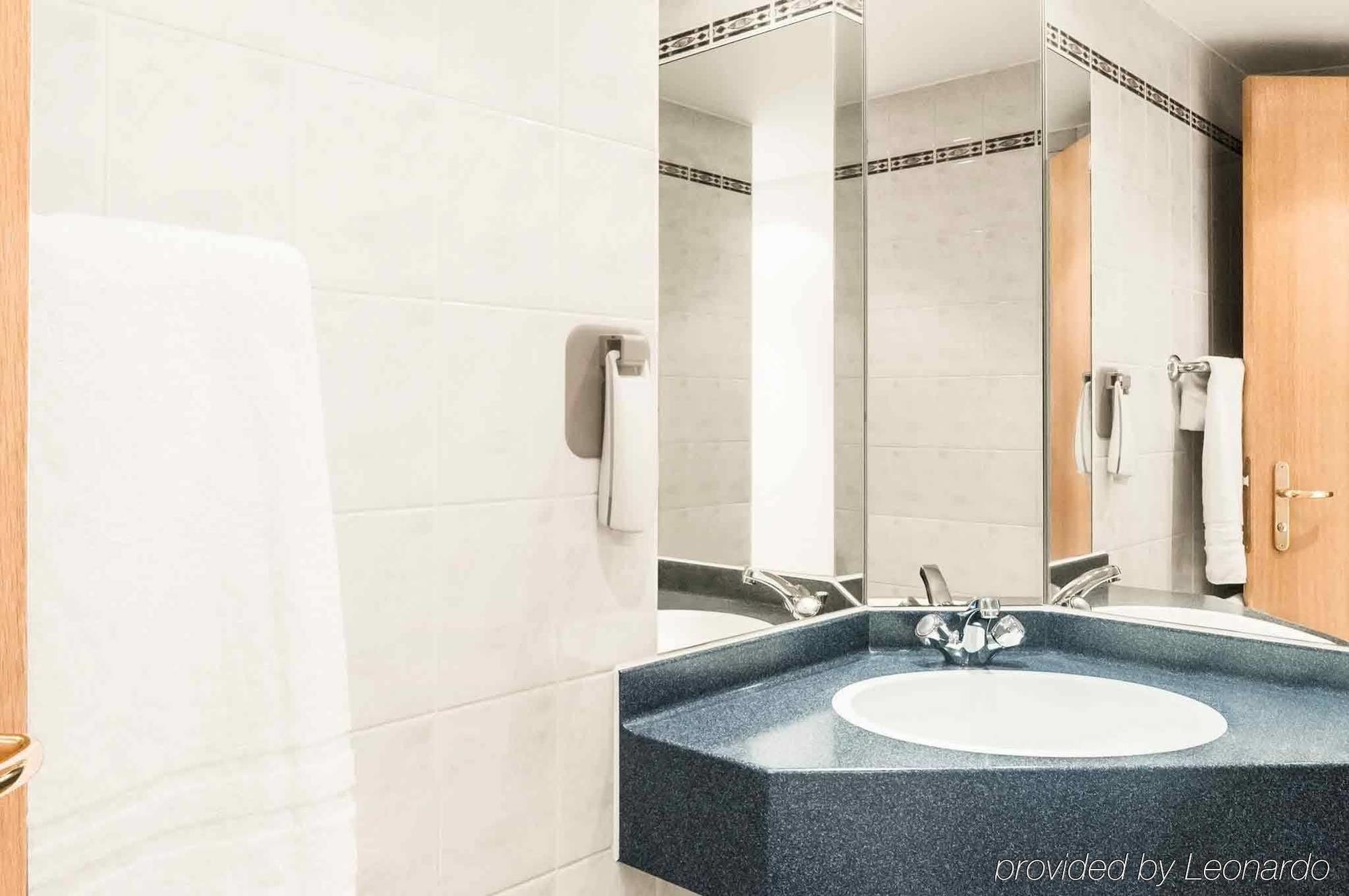 Отель Ibis Lincoln North Hykeham Экстерьер фото